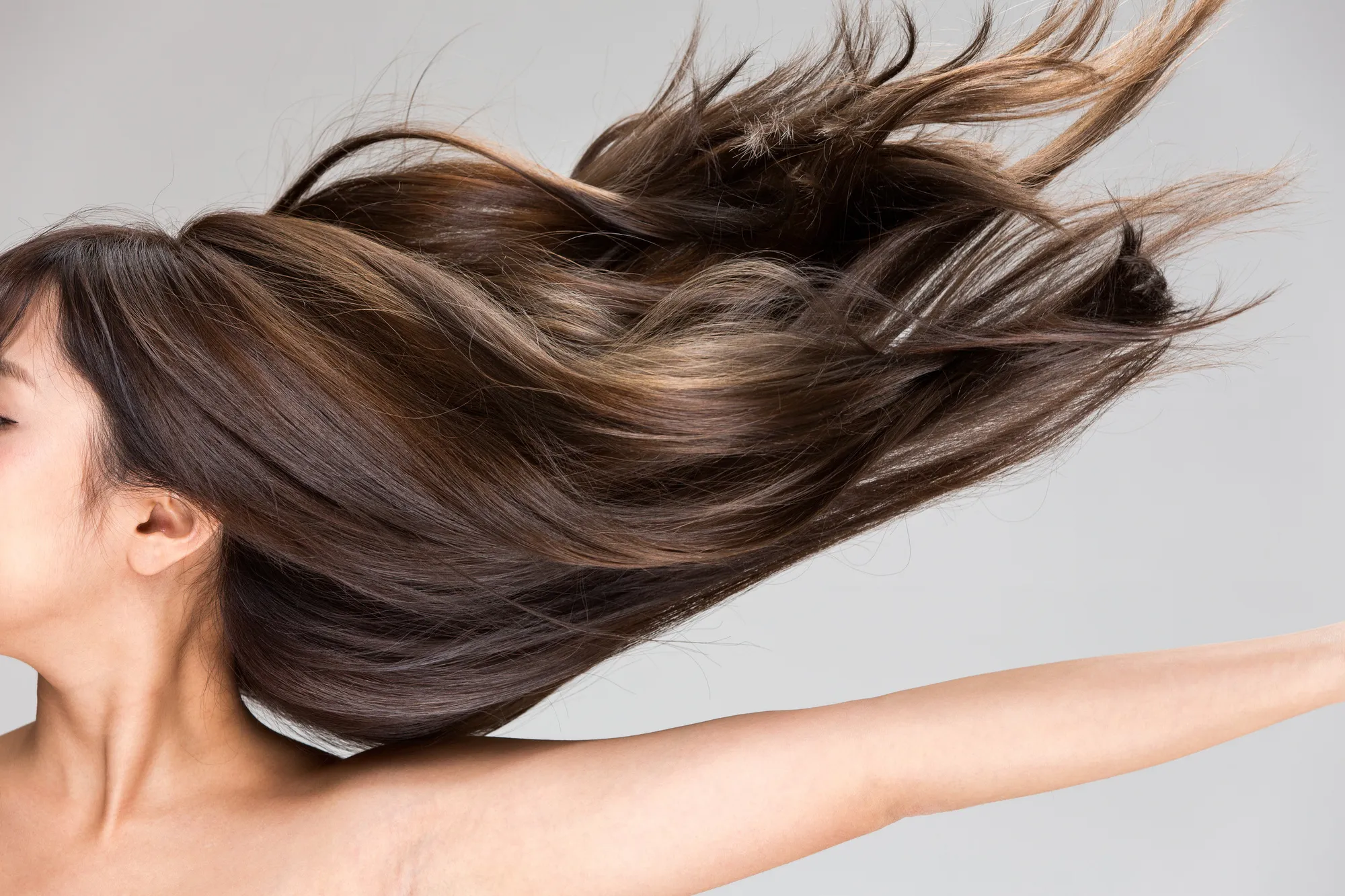 Молекулярная косметика в уходе за волосами: индивидуальный подход к каждому волосу