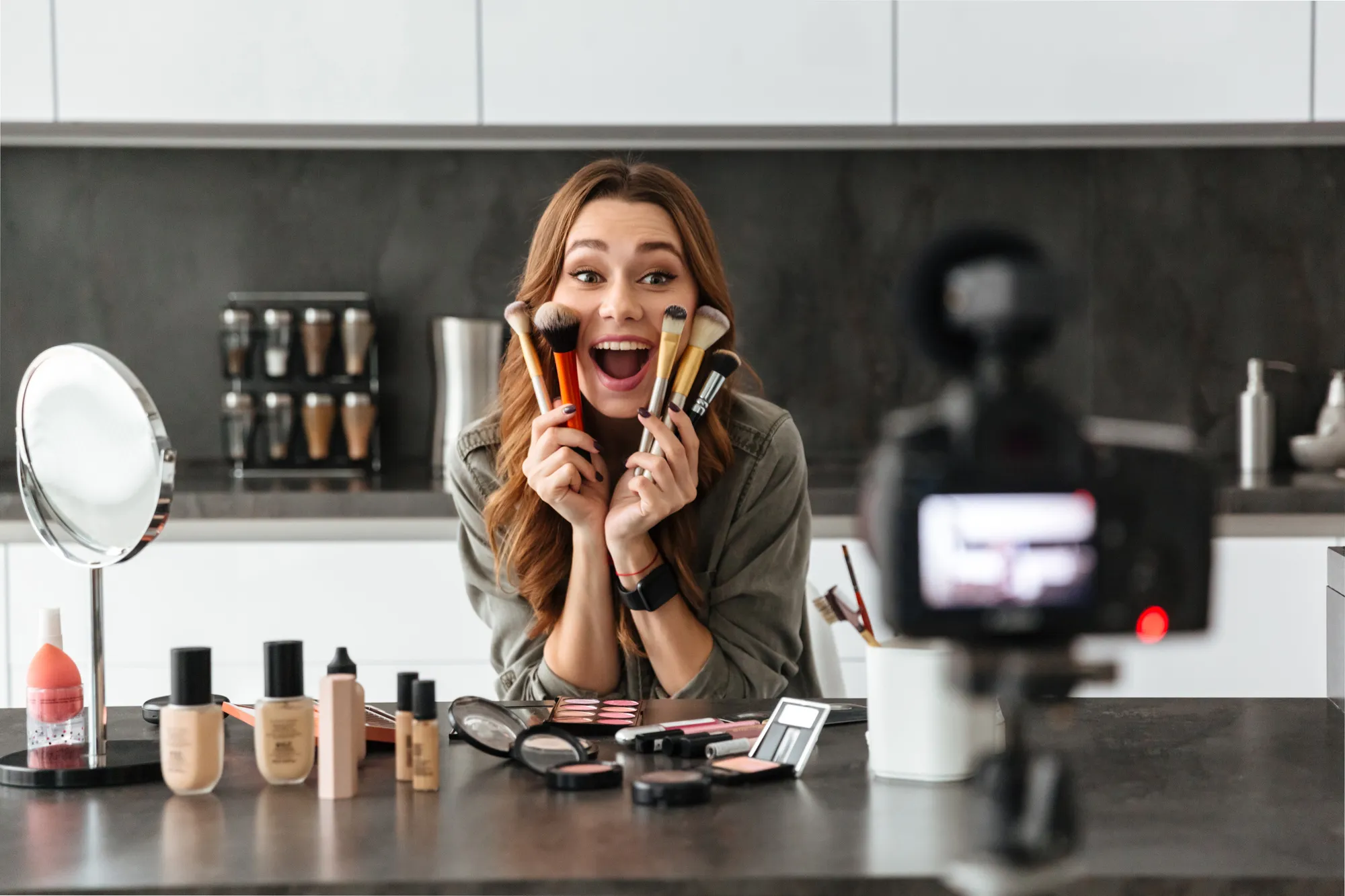 Онлайн-продвижение для визажистов: как создать привлекательное портфолио и профили в социальных сетях Онлайн-продвижение для визажистов: как создать привлекательное портфолио и профили в социальных сетях