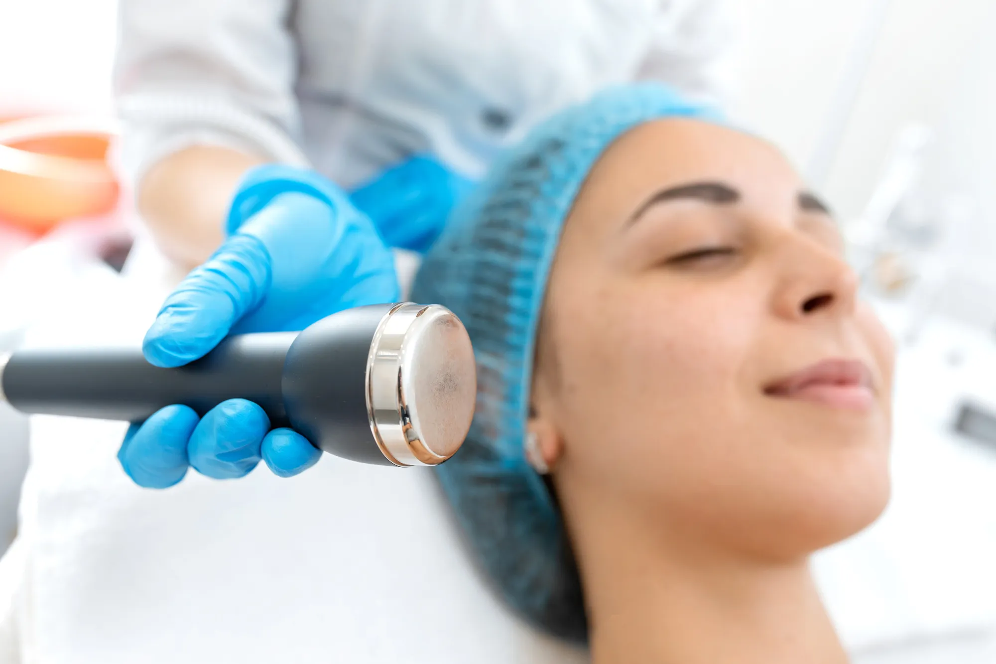 Радиочастотные процедуры для лица: укрепление кожи и сокращение морщин