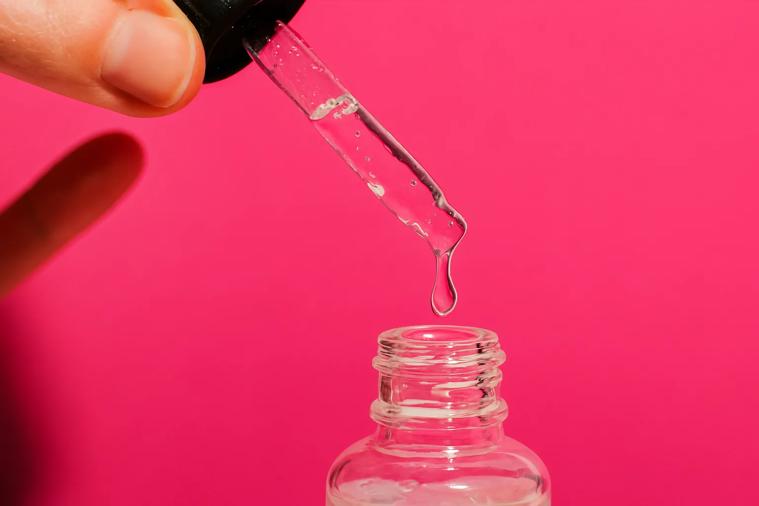 Почему популярные сыворотки не дают результата: честный разбор, который давно нужен вашей коже